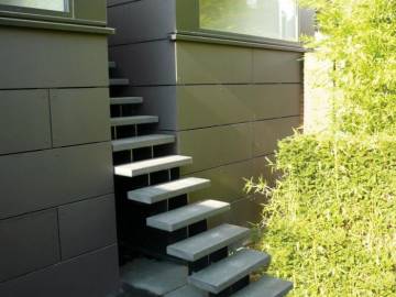 GRADE UP EXT : escalier de jardin à limons en métal