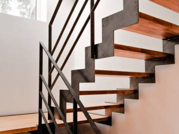 UP and DOWN : Escalier design en métal, minimaliste et moderne | SPIRA