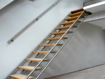 MOIRA XL : escalier droit design en inox