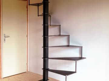 Steel Up: Stalen Wenteltrap – Minimalistisch Design voor Kleine Ruimtes | SPIRA