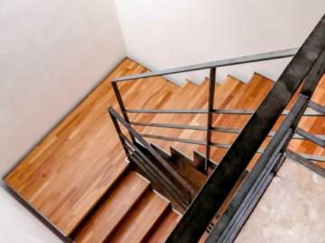 UP and DOWN : Escalier design en métal, minimaliste et moderne | SPIRA