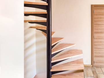LOOP : Escalier Colimaçon Design avec Marches en Bois | SPIRA