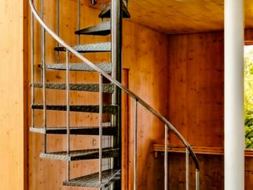 CLASSIC: Industriële en minimalistische wenteltrap | SPIRA