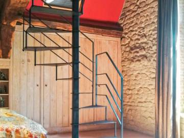 Steel Up : Escalier Colimaçon en Acier – Design Minimaliste | SPIRA