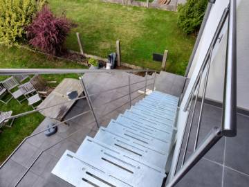 GRADE UP EXT : escalier de jardin à limons en métal