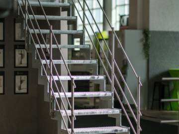 UP and DOWN EXT : L'Escalier de Secours Sécuritaire et Sur-Mesure | SPIRA