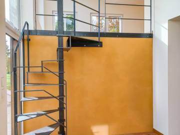 Steel Up: Stalen Wenteltrap – Minimalistisch Design voor Kleine Ruimtes | SPIRA