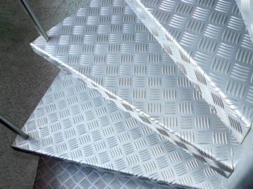 CLASSIC EXT : l'escalier colimaçon en aluminium pour vos espaces extérieurs | Spira