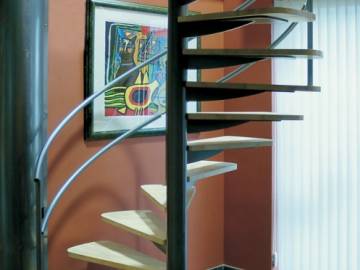 LOOP : Escalier Colimaçon Design avec Marches en Bois | SPIRA