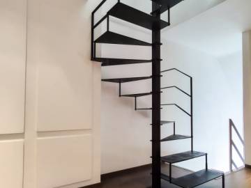 STEEL UP - petit escalier en acier