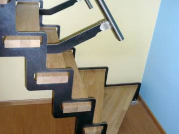 ÜP - Trapje voor zolder of mezzanine
