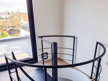 CIRCLE STEEL: Minimalistische stalen wenteltrap | SPIRA