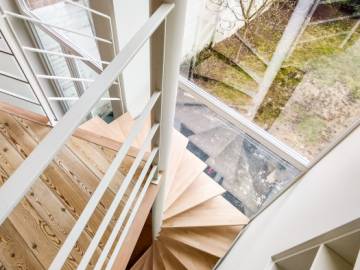 LOOP Carre : escalier intérieur colimaçon