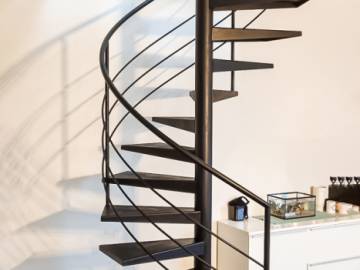 CLASSIC: Industriële en minimalistische wenteltrap | SPIRA