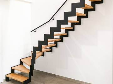 UP and DOWN : Escalier design en métal, minimaliste et moderne | SPIRA