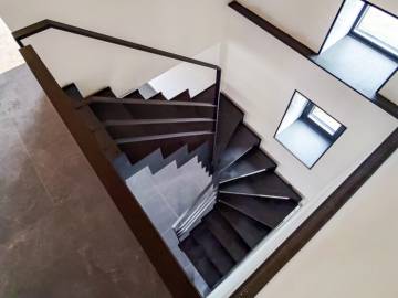 UP and DOWN : Escalier design en métal, minimaliste et moderne | SPIRA