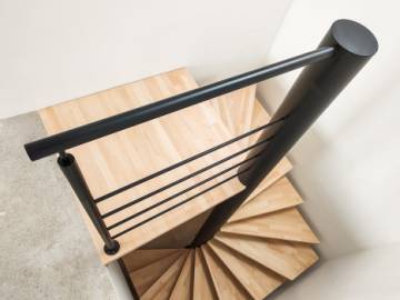 LOOP : Escalier Colimaçon Design avec Marches en Bois | SPIRA