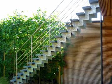 GRADE UP EXT : escalier de jardin à limons en métal