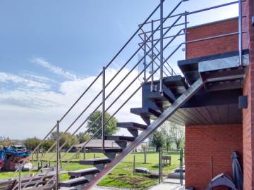 Logi Ext: Inox Buitentrap voor Alle Seizoenen | SPIRA